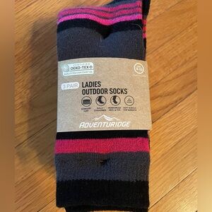 NWT AdventuRidge Outdoor Socks, Ladies 4-10